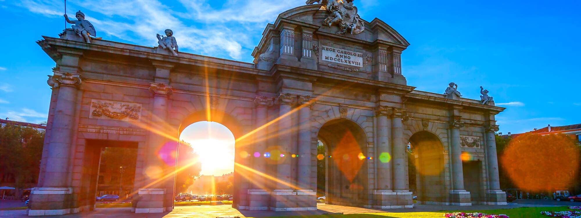 Die Puerta de Alcala befindet sich in Madrid - Spanien